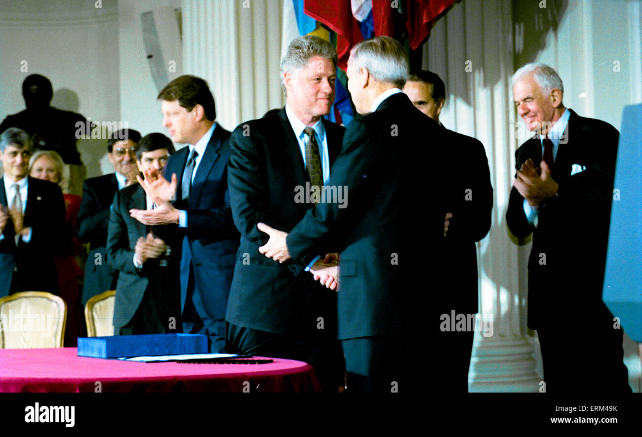 Nafta signing hi-res stock photography and images - Alamy