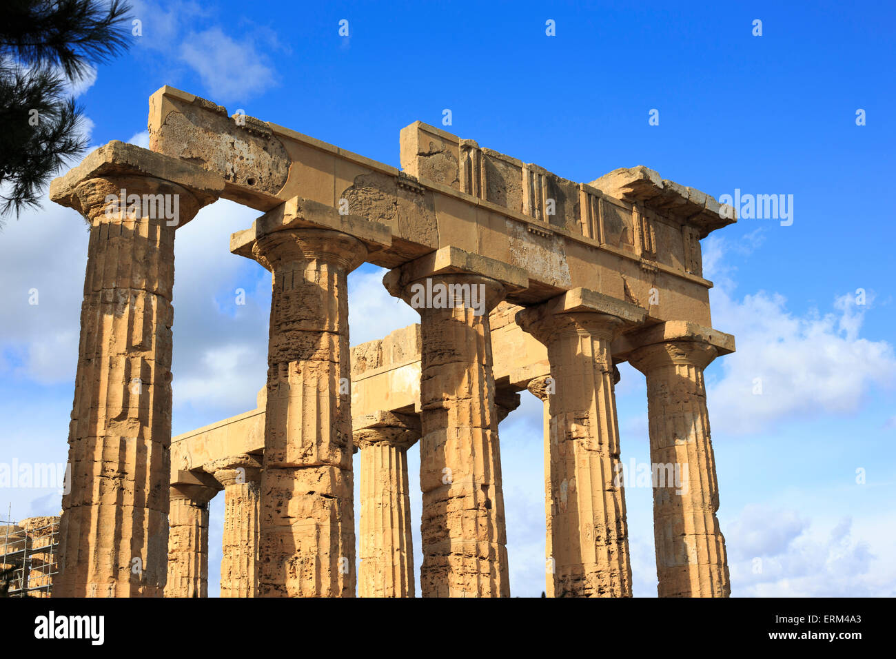 Greek temple in Selinunte Stock Photo - Alamy