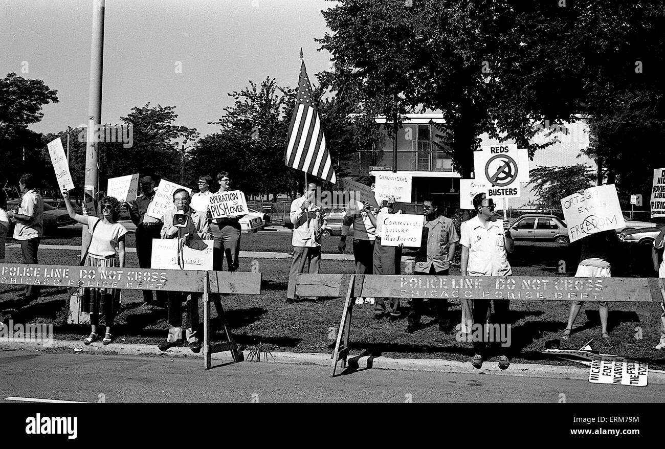 Chicago, Illinois, USA, 2nd August 1986  Demonstrators outside and across street from Operation Push headquarters  protesting  against the visit by Nicaraguan President Daniel Ortega. Credit: Mark Reinstein Stock Photo