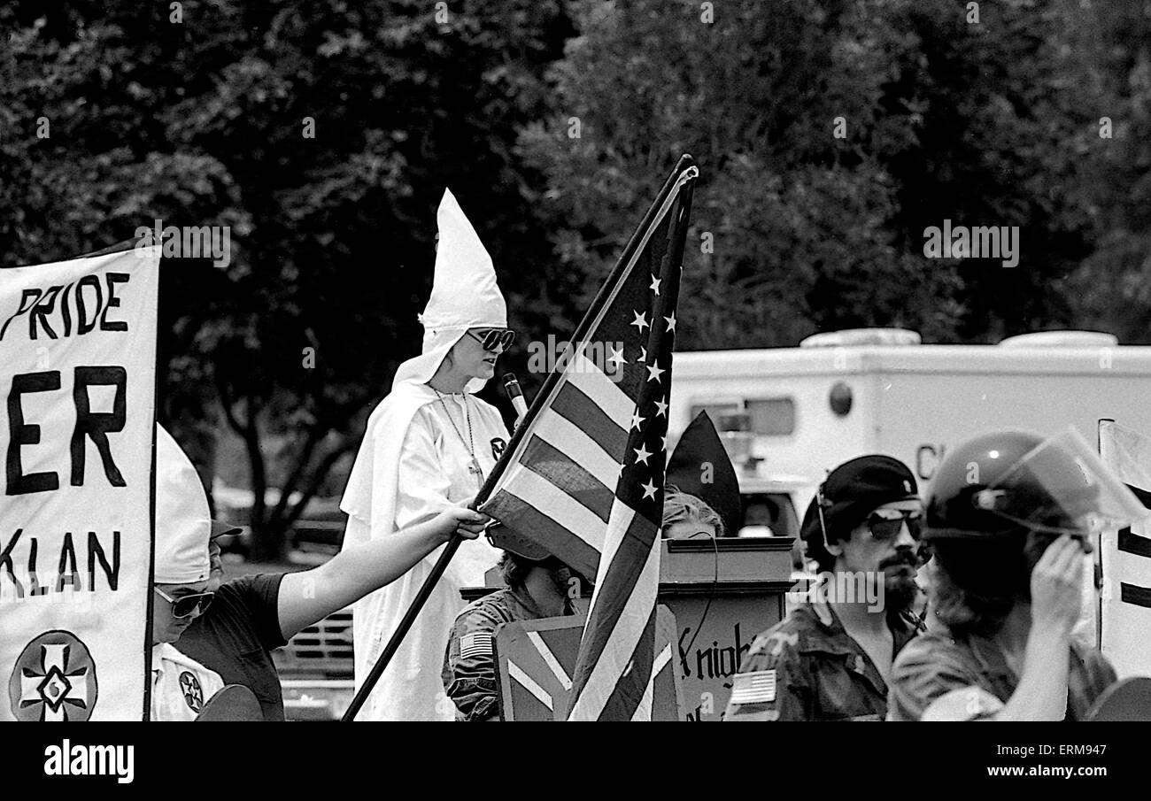 Chicago, Illinois, USA 28th June 1986 KKK members and a white ...