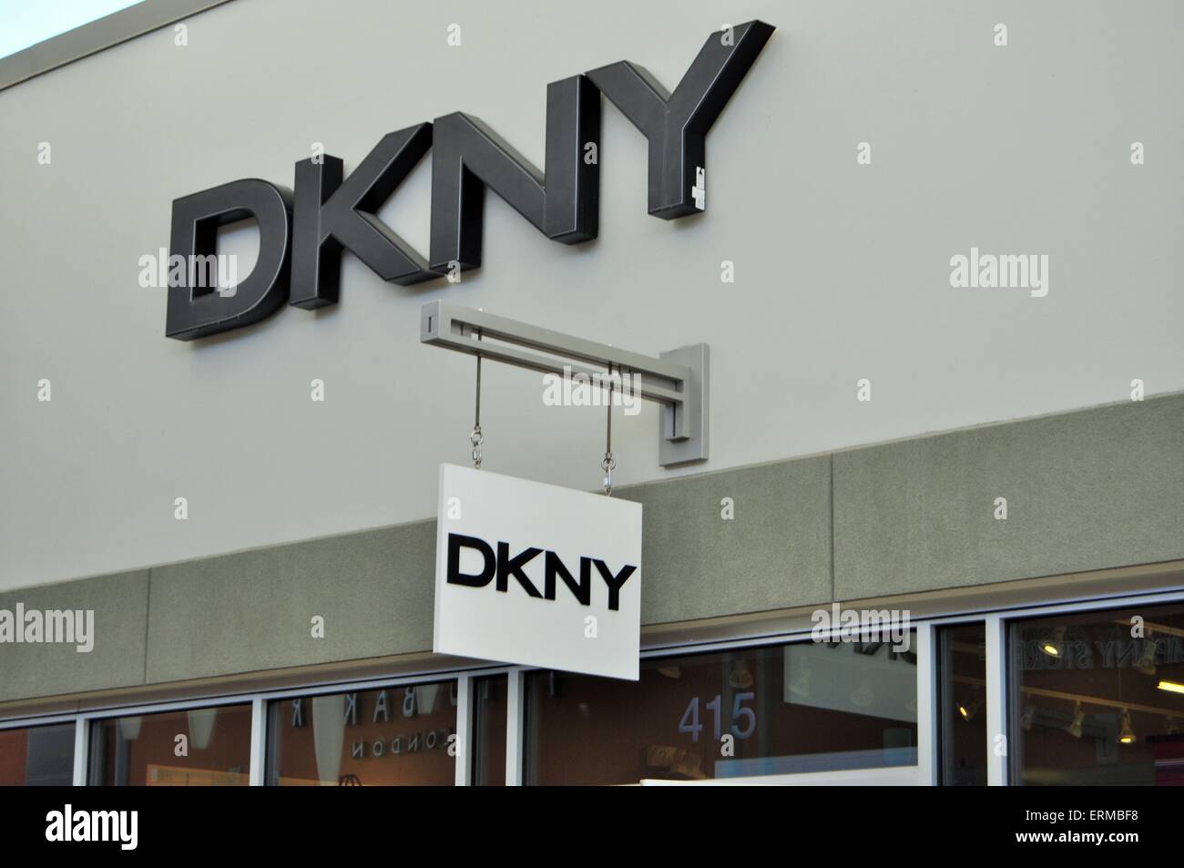 dkny premium outlet