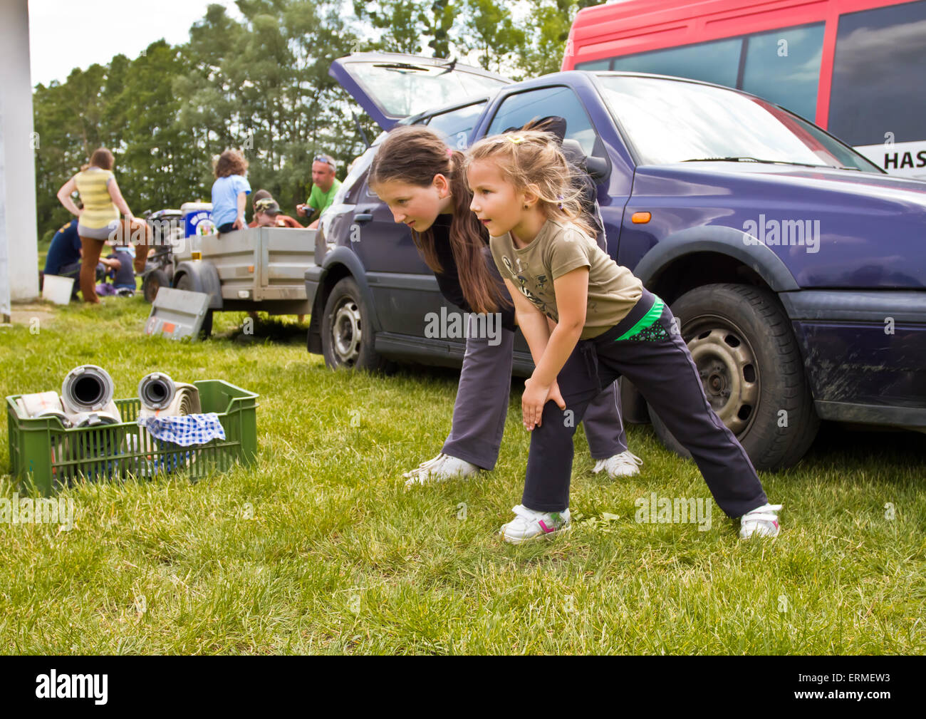 Five kids smiling hi-res stock photography and images - Alamy