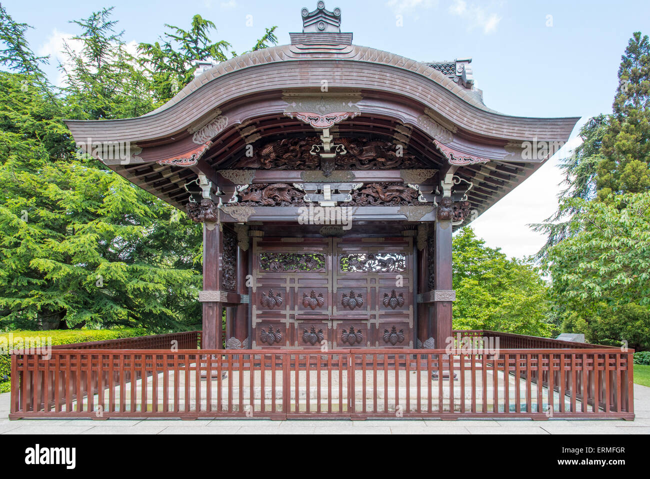 The Japanese Gateway at Kew Gardens, London, Uk Stock Photo
