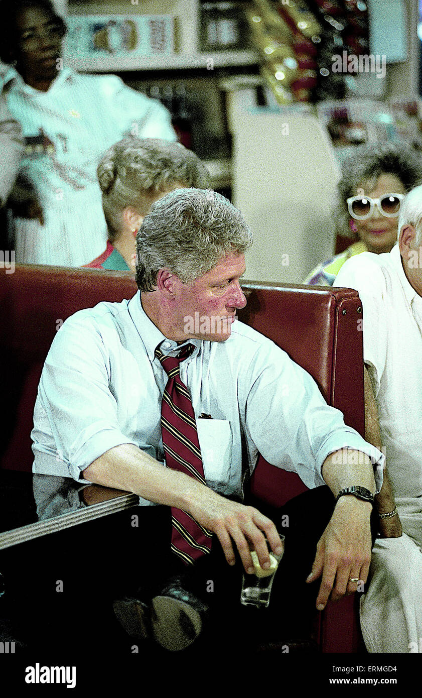 Corsicana, Texas, USA, 29th August 1992 The Clinton Campaign bus tour thru Texas stops at Dee's Restaurant. Bill Clinton listens to the locals at Dee's Restaurant in Corsicana during a stop in the east Texas oil town. Credit: Mark Reinstein Stock Photo