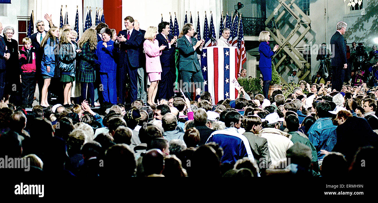 Little Rock, Arkansas. 11-3-1992 Clinton/Gore Election night victory celebration on the courthouse steps in Little Rock.  Clinton won the 1992 presidential election (43.0Êpercent of the vote) against Republican incumbent George H. W. Bush (37.4Êpercent of the vote) and billionaire populist Ross Perot, who ran as an independent (18.9Êpercent of the vote) on a platform focusing on domestic issues; a significant part of Clinton's success was Bush's steep decline in public approval. Clinton's election ended twelve years of Republican rule of the White House and twenty of the previous twenty-four y Stock Photo