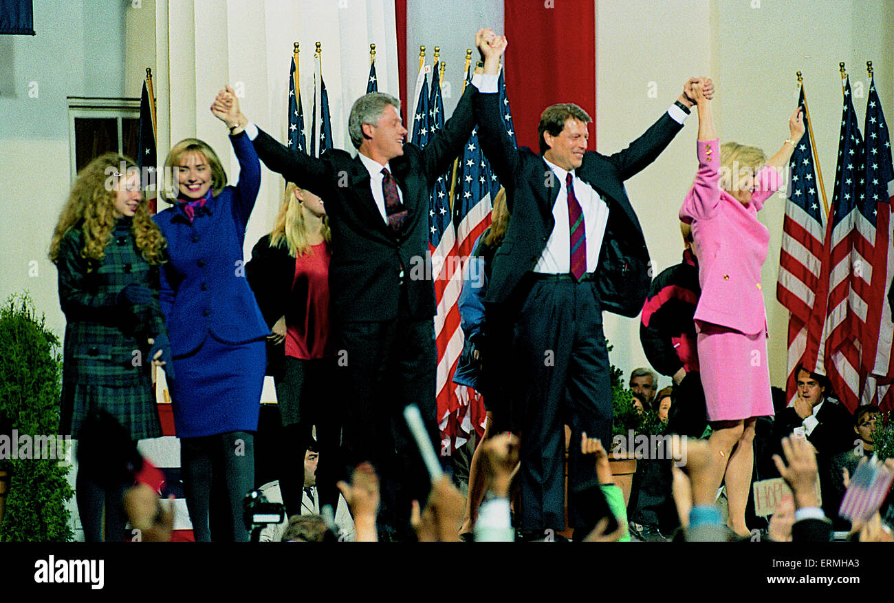 Little Rock, Arkansas, USA 31992 Clinton/Gore Election night victory celebration on the courthouse steps in Little Rock.  President-elect William Jefferson Clinton and Vice-President-elect Albert Gore Jr and their wives Tipper and Hillary along with their daughters celebrate their presidential election win over incumbent George.H.W. Bush Credit: Mark Reinstein Stock Photo