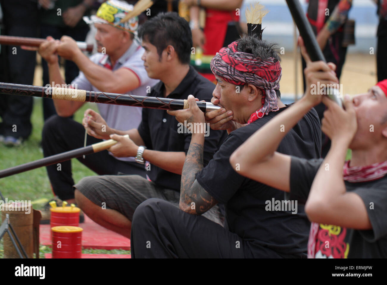 Singkawang, Indonesia. 31st May, 2015. Participants were competing in the race Sumpit (blow gun), during the Gawai Dayak Naik Dango. Sumpit is a traditional weapon Dayak in Kalimantan. © Febrianus M.M Paskalis/Pacific Press/Alamy Live News Stock Photo