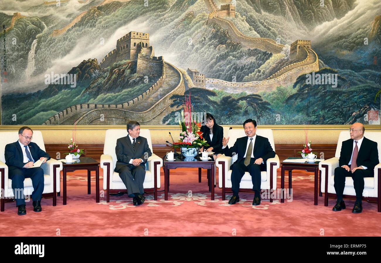 Beijing, China. 5th June, 2015. Chinese Vice President Li Yuanchao (2nd R) meets with a delegation from Ecuador's PAIS Alliance movement headed by Carlos Marx Carrasco (2nd L), president of the PAIS Alliance Ethical Commission, in Beijing, capital of China, June 5, 2015. © Zhang Duo/Xinhua/Alamy Live News Stock Photo