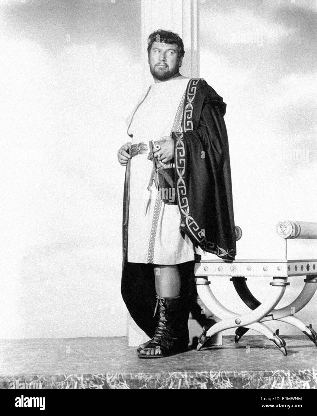 Peter Ustinov wearing a Roman costume Photo Print - Item # VARCEL683487 -  Posterazzi