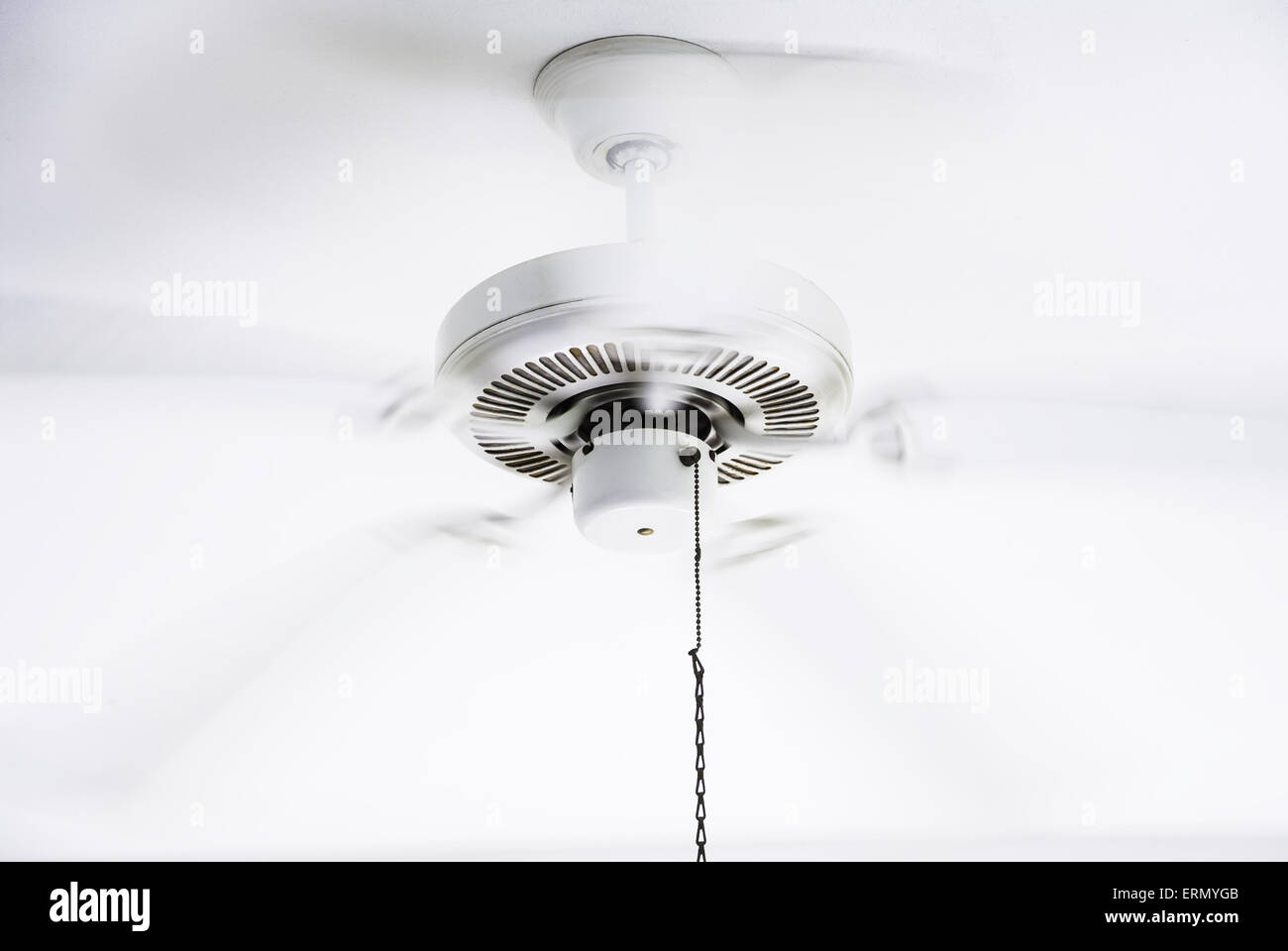 Pull string ceiling light hires stock photography and images Alamy