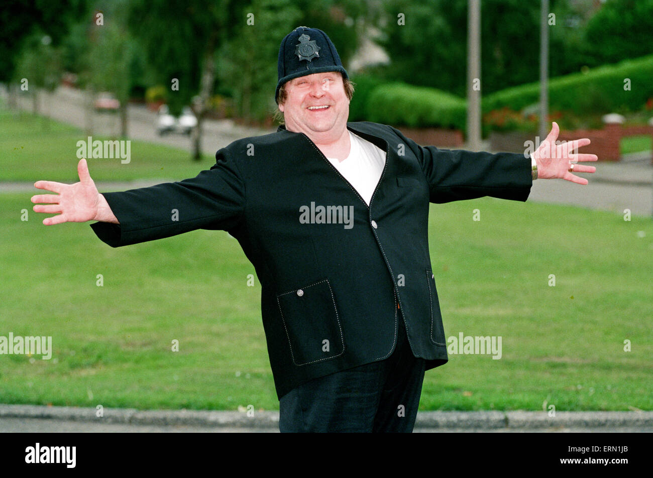 Bernard Manning dressed in a Policeman's Uniform, 11th August 1992. Stock Photo