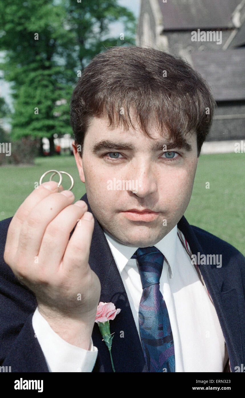 Burglar Leo Murray who was offered ¿2,500 to marry an illegal immigrant.  The man who set up the deal was his own probation officer Tony Boateng.  5th May 1993 Stock Photo