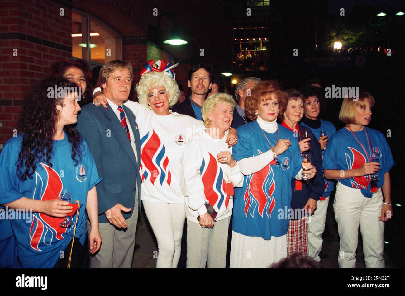 Coronation Street Stars at the Olympic Announcement in Castlefield, Manchester. 23rd September 1993. Stock Photo