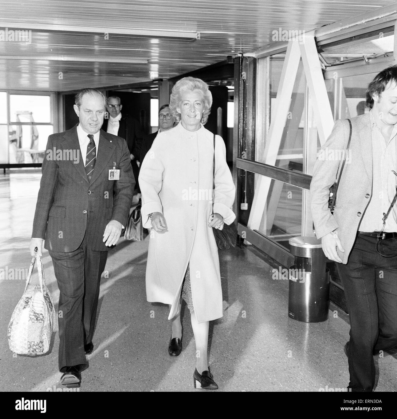 Frances Shand Kydd, mother of Princess Diana, Princess of Wales, arrives at London Heathrow Airport, from Australia, for a private visit, Tuesday 22nd March 1983. Stock Photo