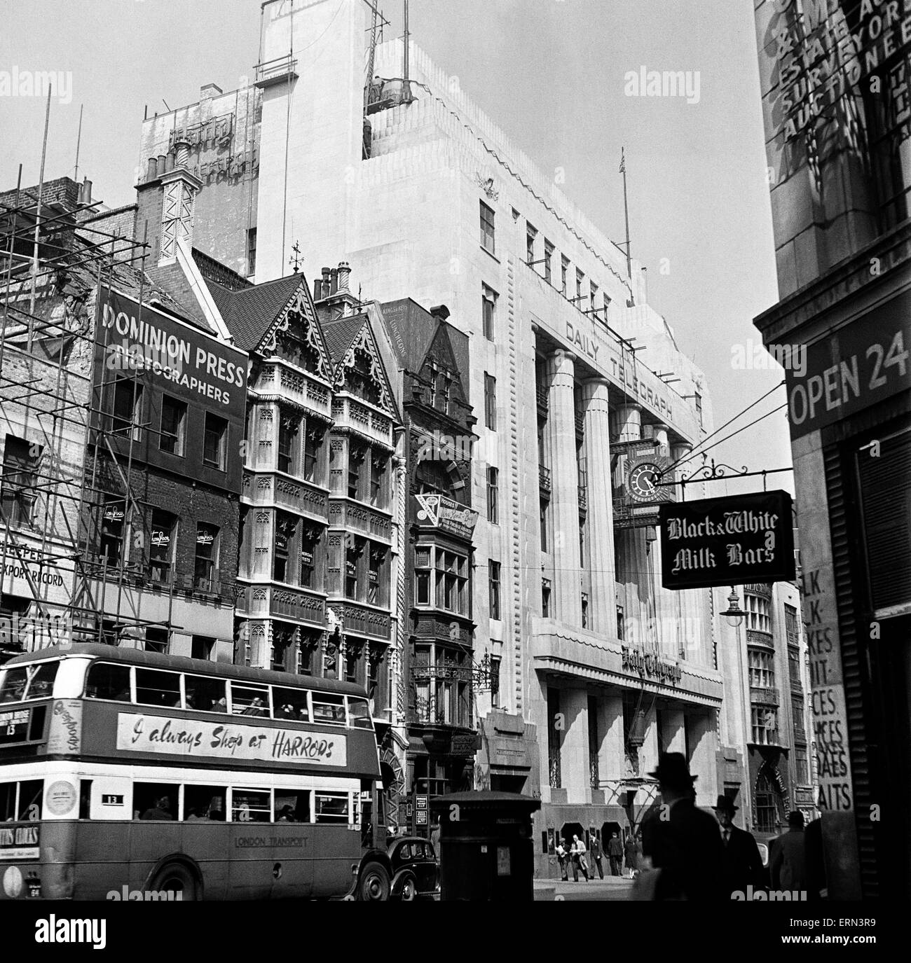 Fleet Street views. The magnificent ' Daily Telegraph' offices were completed in 1930. owned by lord Camrose (brother of Lord Kemsley)  The Telegraph has a a daily circulation of some 900,000 and employs roughly 1,200 people. Circa 1955 Stock Photo
