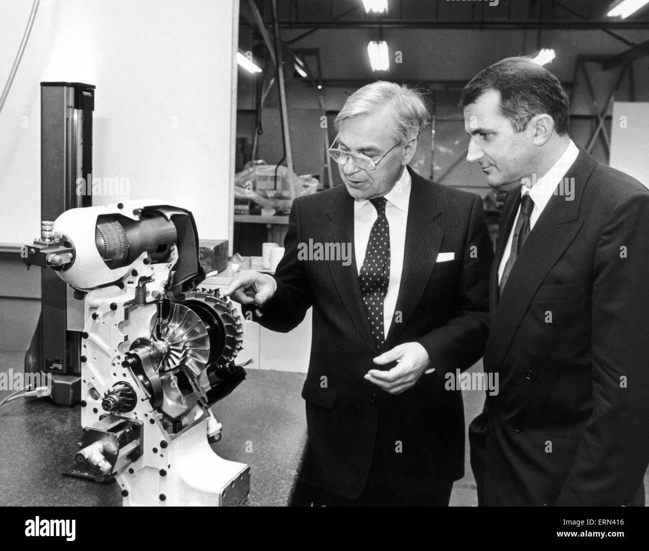 Noel Penny (left) with visiting Volvo Flygmotor president Per-Erik Mohlin 17th January 1990. Stock Photo