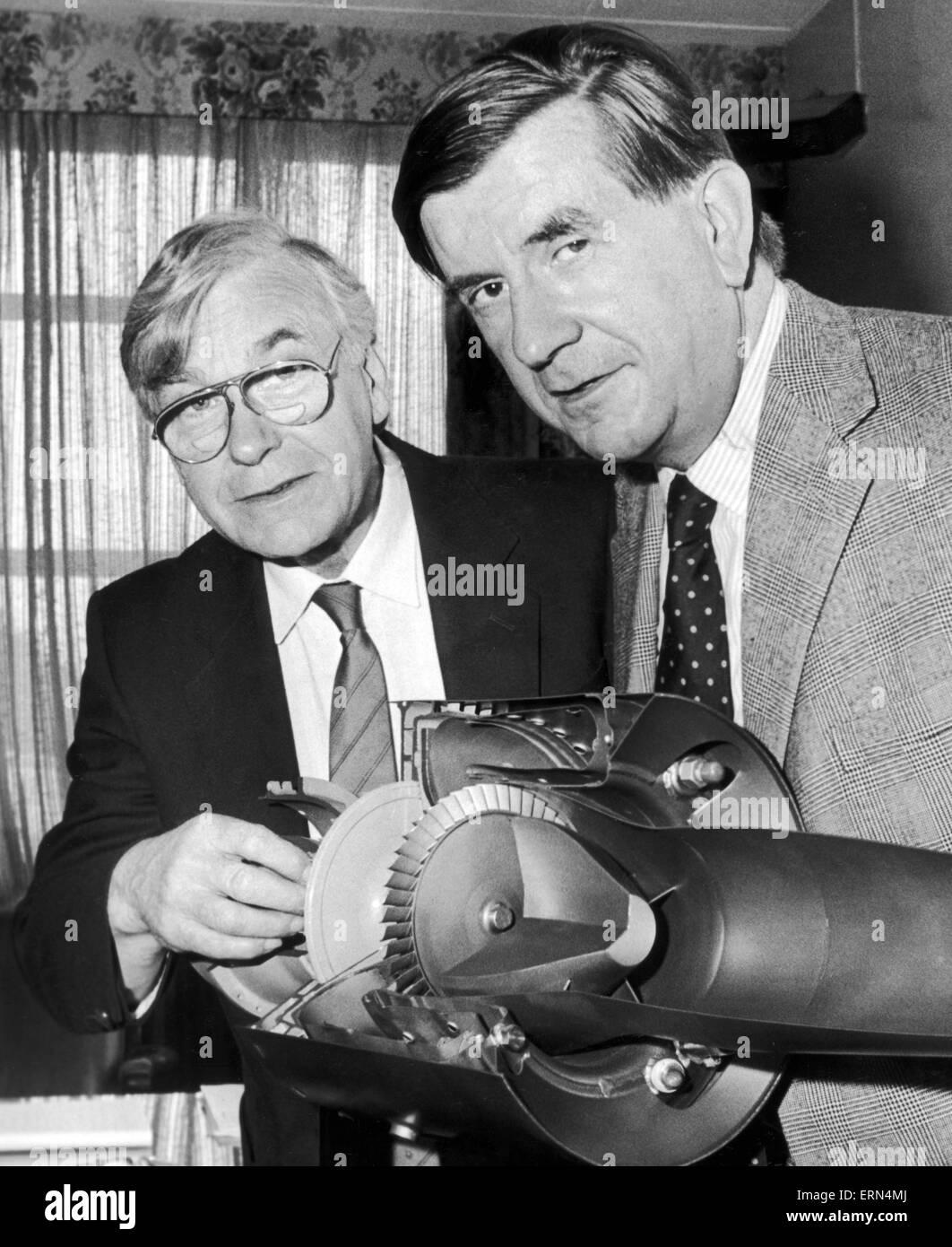 Noel Penny (left) with John Ling Euro MP and a model of a Turbo turbine. 9th May 1989 Stock Photo