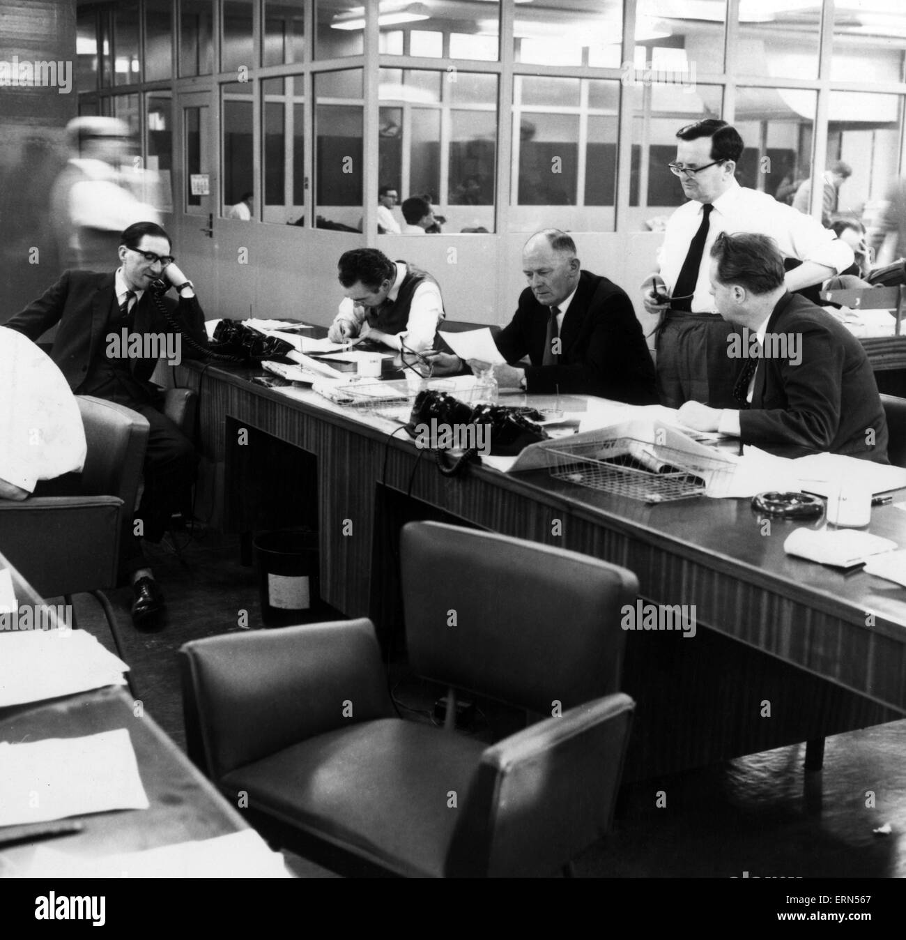Daily Mirror Offices Holborn London 1961 Newsroom Stock Photo