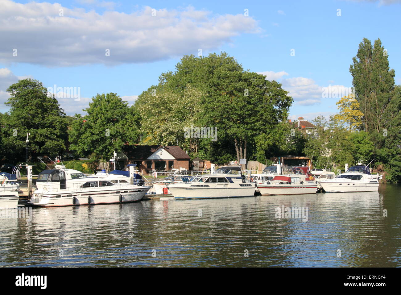 Directions To Orillia Ontario Thames Motor Yacht Club, River Thames, Hampton Court, East Molesey, Surrey,  England, Great Britain, United Kingdom, Uk, Europe Stock Photo - Alamy