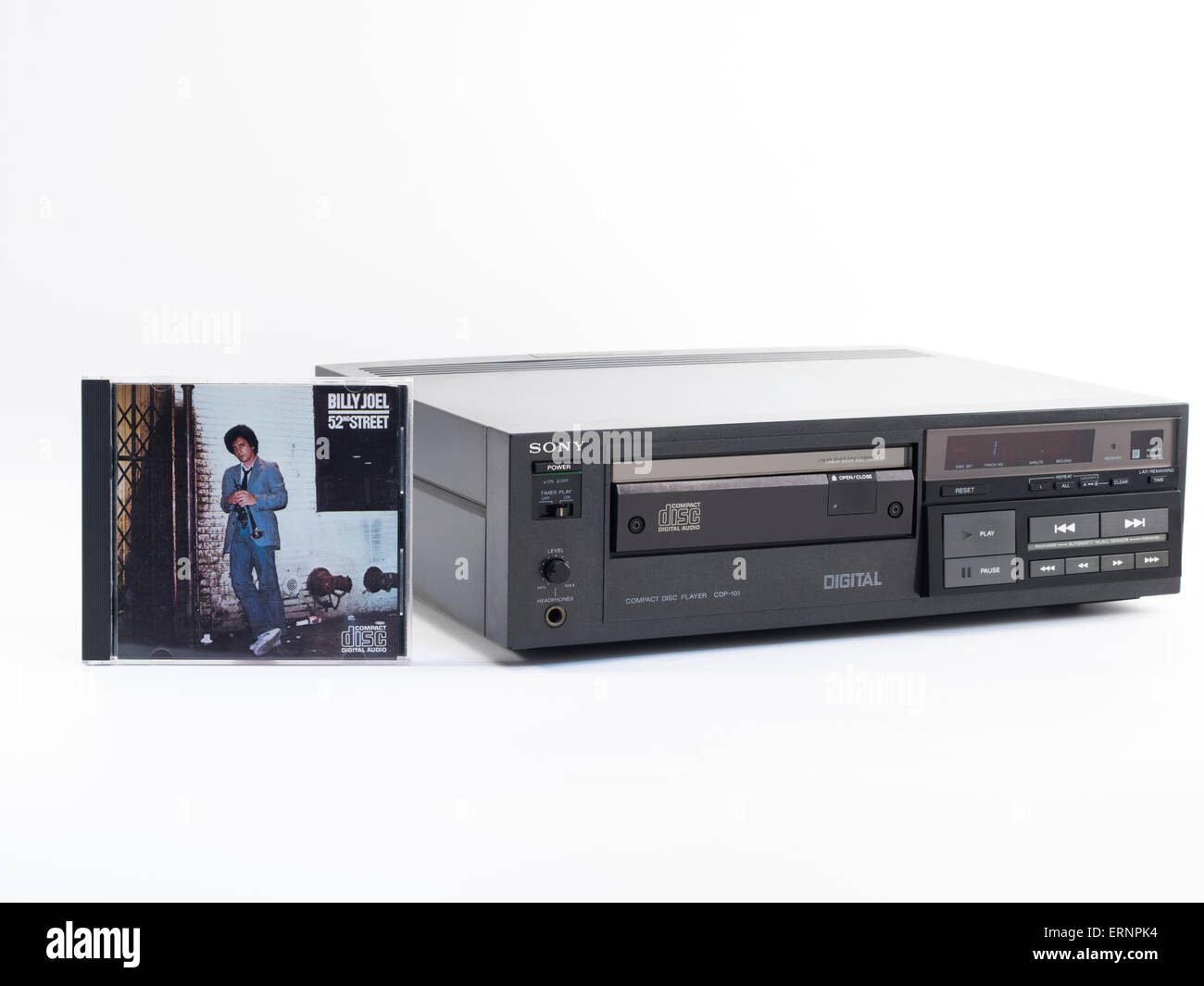 Sony CDP-101 , world's first commercially released compact disc player. Billy Joel's  52nd Street.  first CD released 1982 Stock Photo