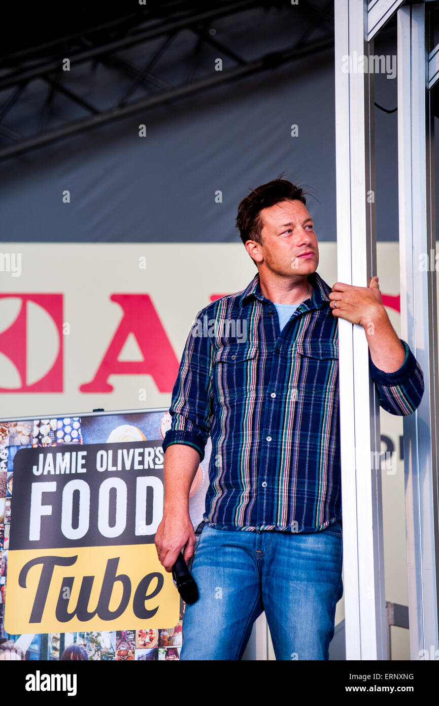 Jamie Oliver doing a cooking demo for Jamie Olivers Food Tube at Big Feastival 2014 Stock Photo