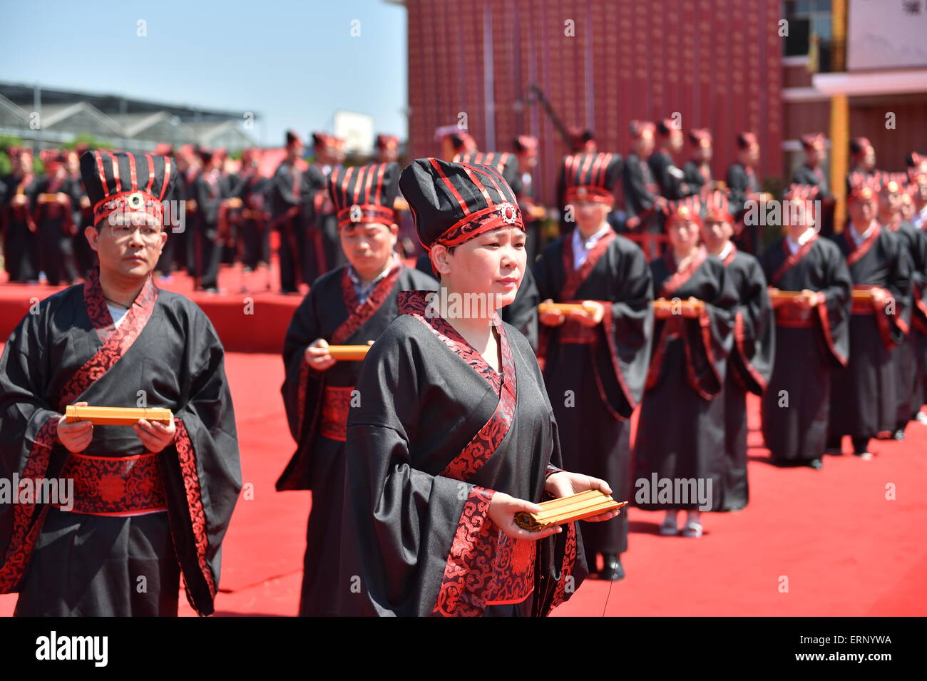 Participants in Yiwu's International Culture Festival