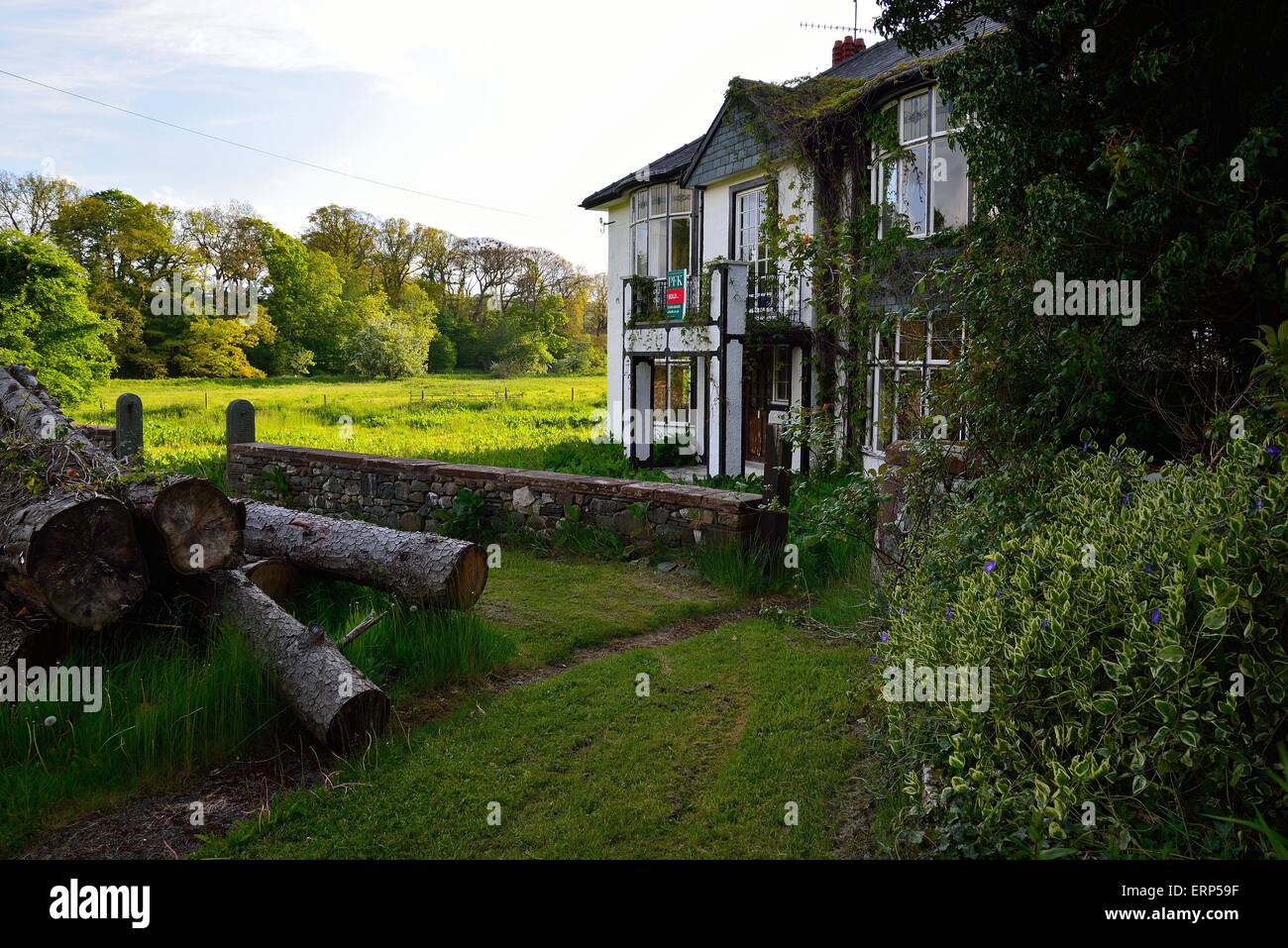 an empty house at ouse bridge looking abandoned Stock Photo