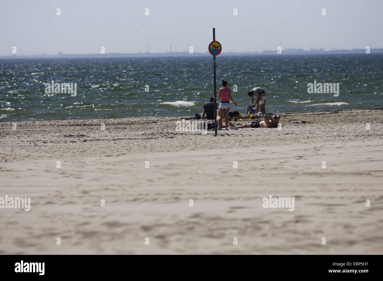 Gdynia, Poland 6th, June 2015 People enjoy hot and sunny weather in Northern Poland sunbathing on the Baltic sea beach in Gdynia. meteorologists predict over 30 Celsius degrees during the day. Credit:  Michal Fludra/Alamy Live News Stock Photo