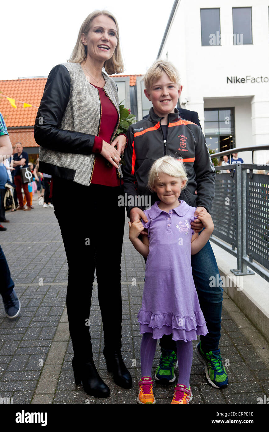 Ringsted, Denmark, June 6th, 2015: Danish PM, Helle Thorning-Schmidt (Soc.dem. read: Labor), meets voters in Ringsted as part of her election campaign. Here the PM poses with young future voeters, who's mum would like to have a photo with the PM and her kids Credit:  OJPHOTOS/Alamy Live News Stock Photo