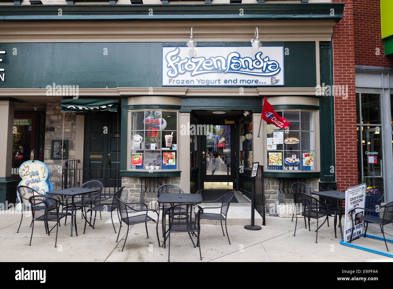 Frozen yogurt shop. Easton PA. USA Stock Photo Alamy