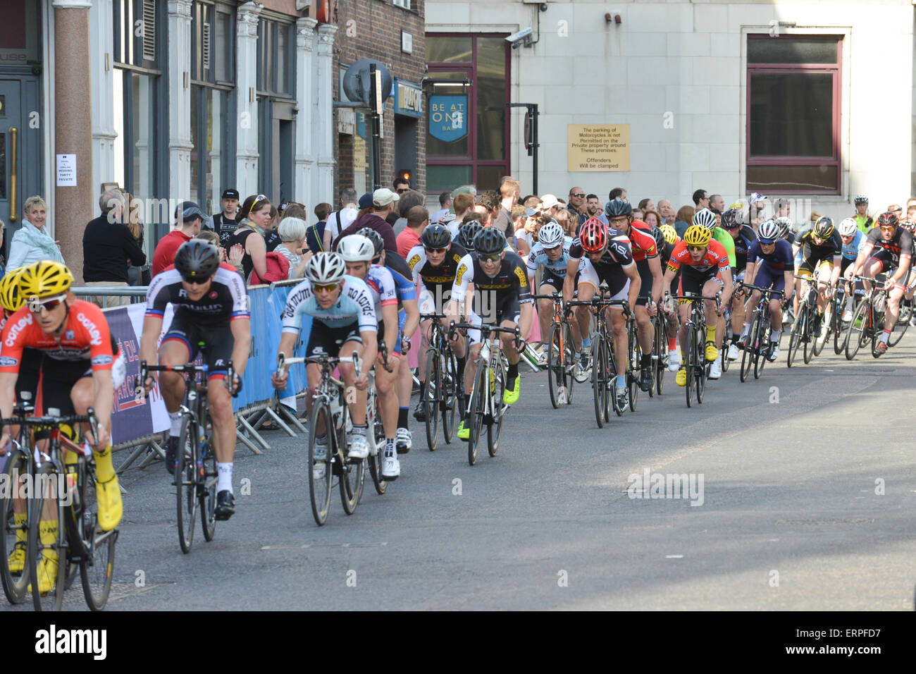 The Jupiter Nocturne cycle races around the Smithfield Market race circuit in London. Stock Photo