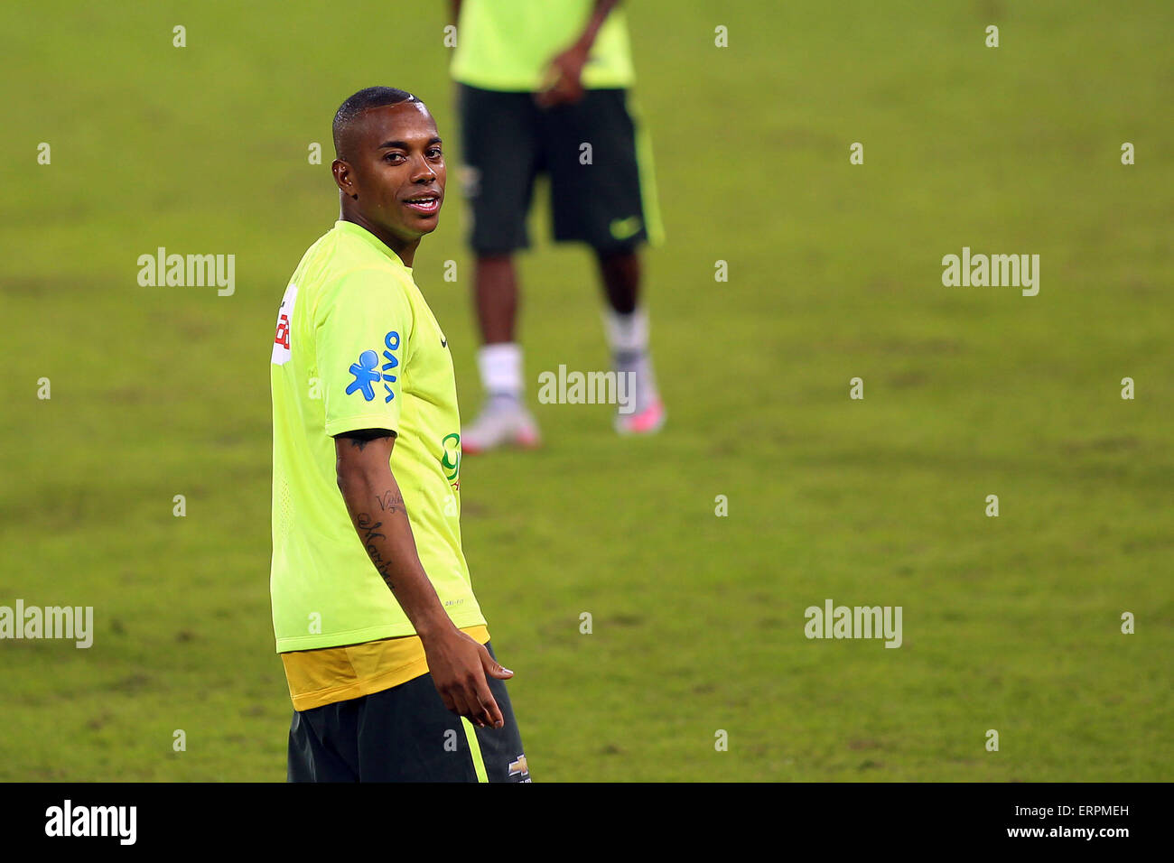 Sao Paulo, Brazil. 6th June, 2015. Player Robinho of Brazil's national soccer team takes part a training session in Sao Paulo, Brazil, on June 6, 2015. Brazil will face Mexico in a friendly match on Sunday, before their participation in the Copa America 2015 finals, to be held in Chile from June 11 to July 4. © Rahel Patrasso/Xinhua/Alamy Live News Stock Photo