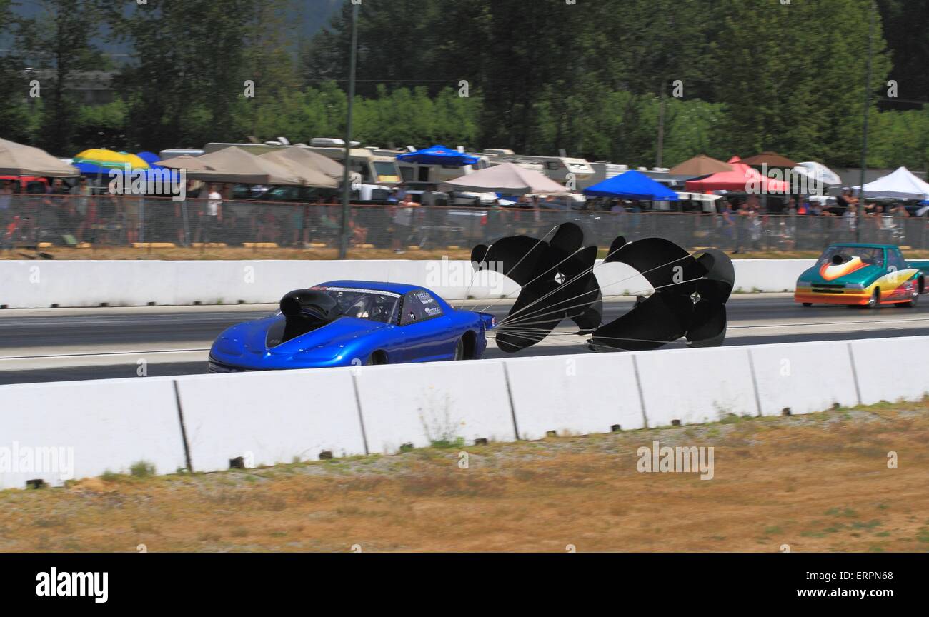 Drag car parachute hires stock photography and images Alamy