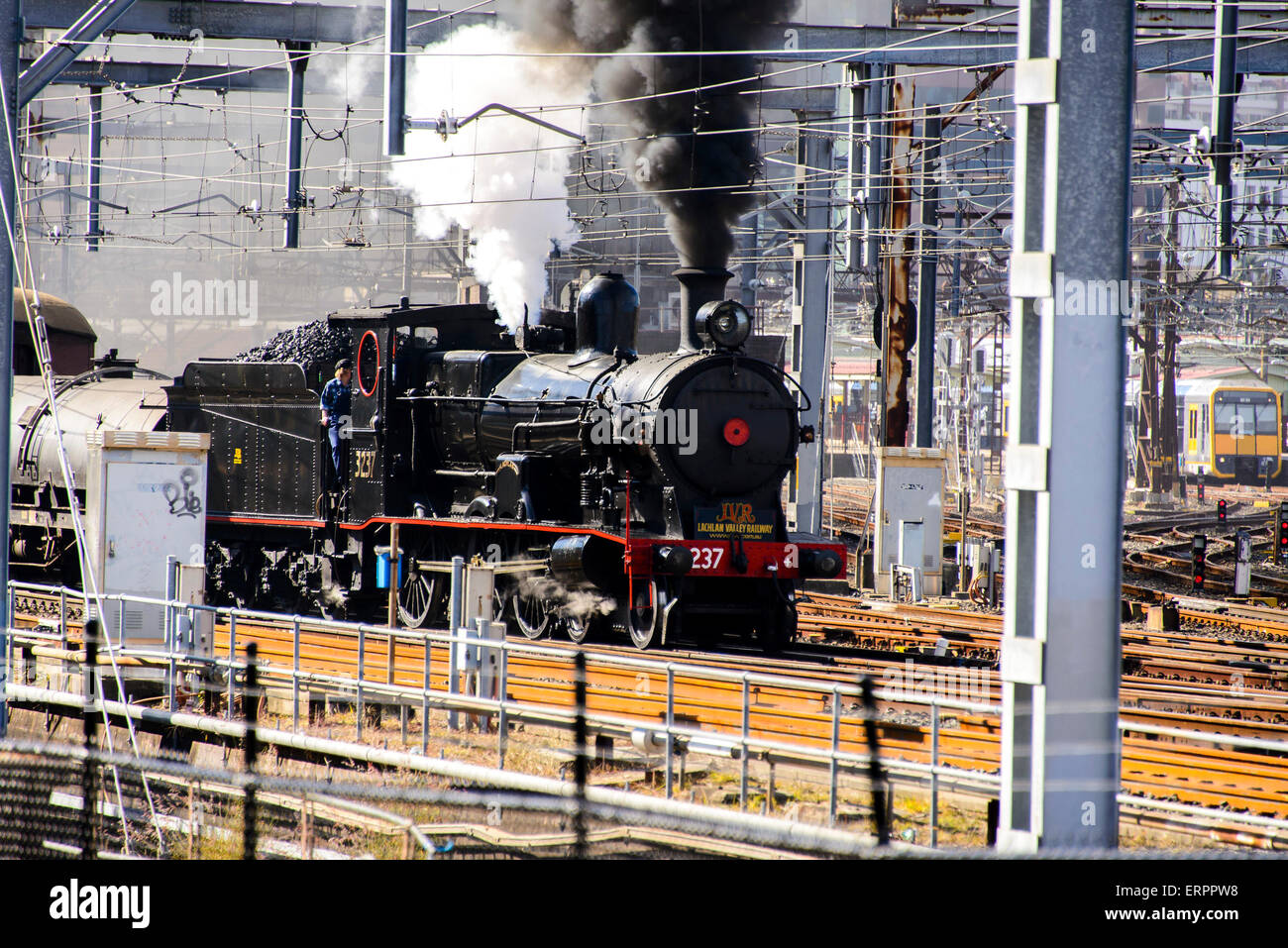 Sydney, Austarlia. 7th June, 2015. The Great Train Race from Central to ...