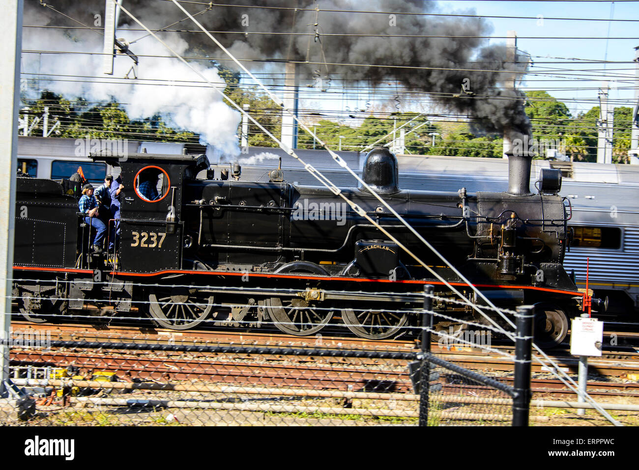 Sydney, Austarlia. 7th June, 2015. The Great Train Race from Central to ...