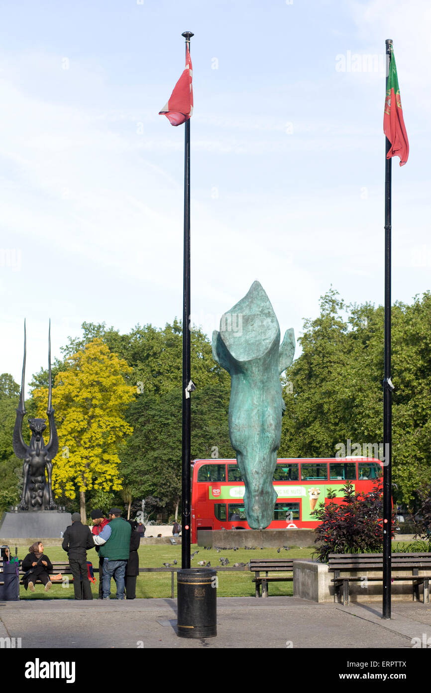 Giant horses head hires stock photography and images Alamy