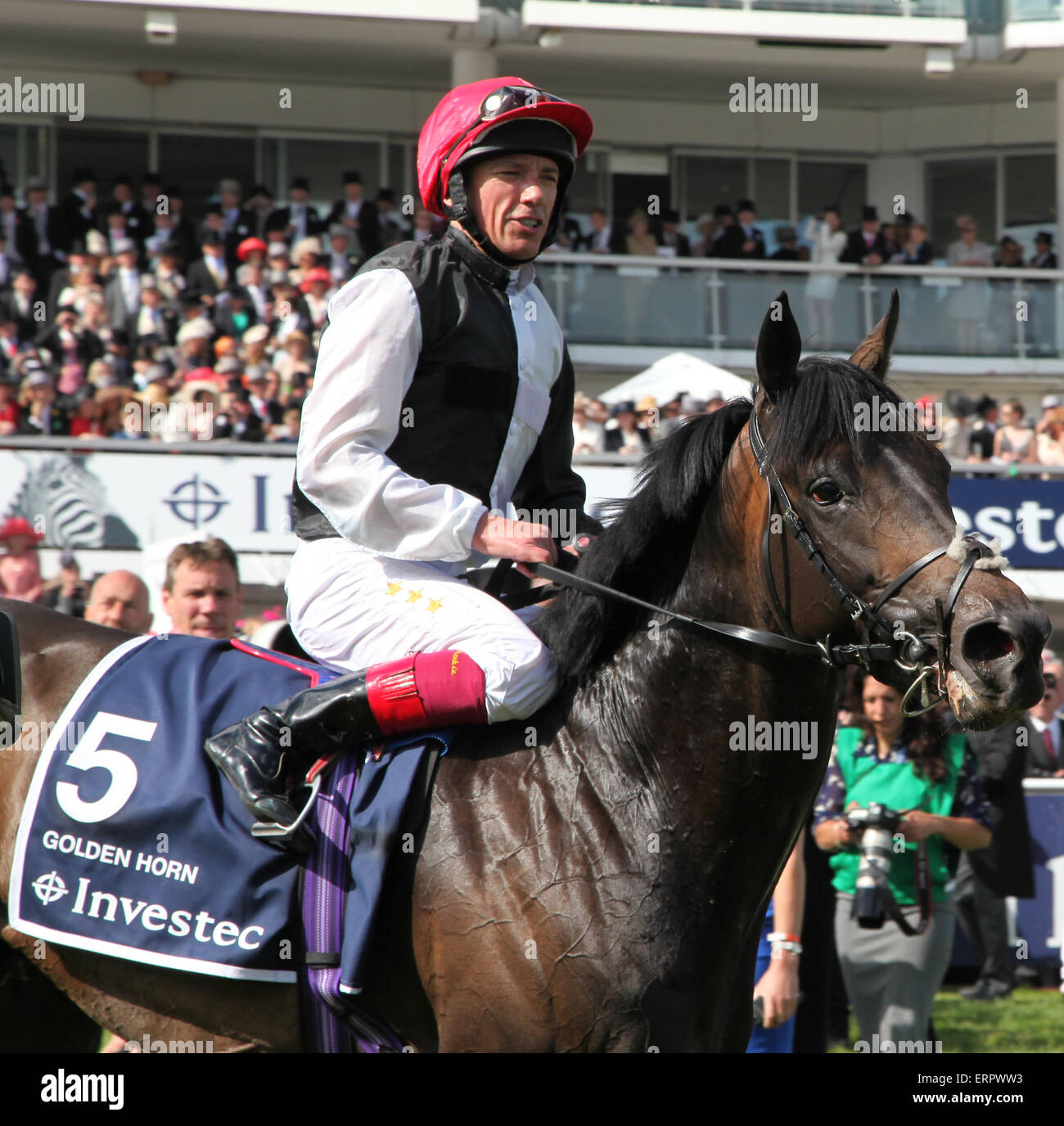 Epsom Downs, Surrey, UK - 6th June, 2015 Frankie Dettori wins The Derby on Golden Horn - his second Derby win. Stock Photo