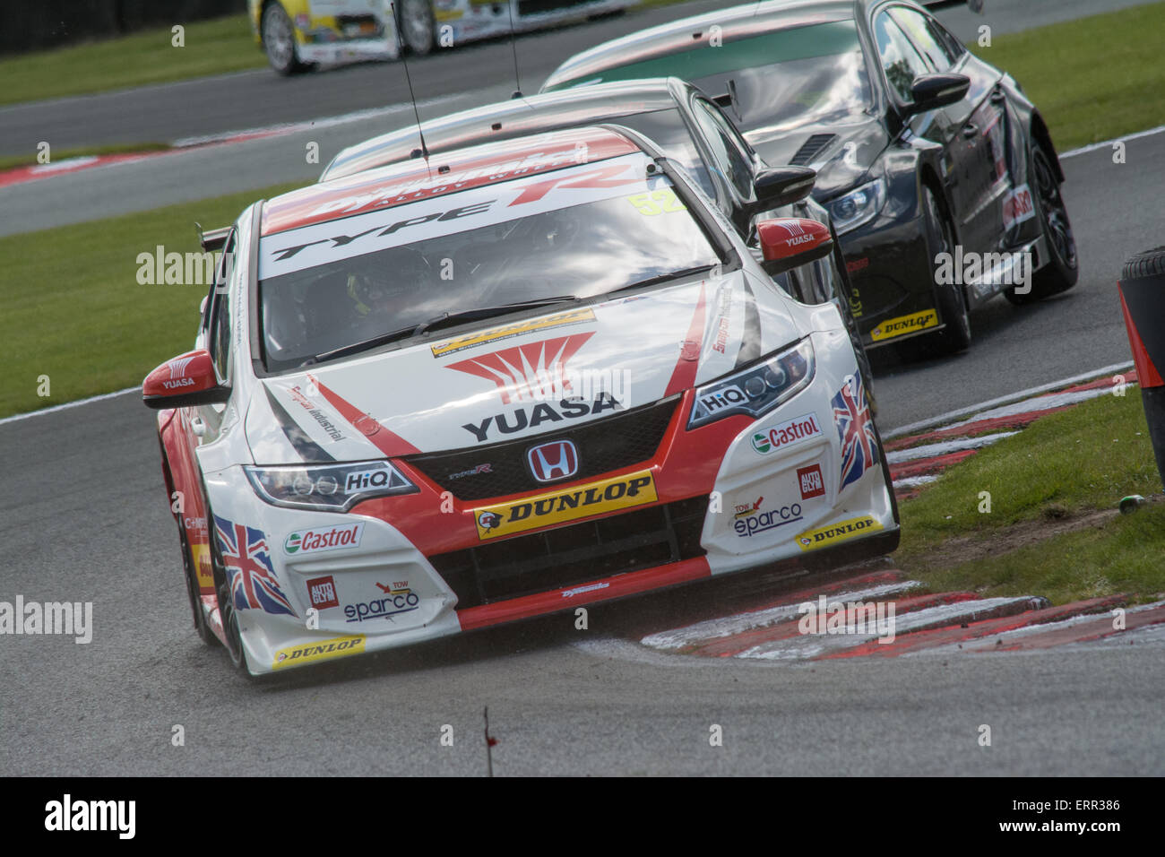 Gordon Shedden and Honda Yuasa Racing Honda Civic Type-R drives during ...