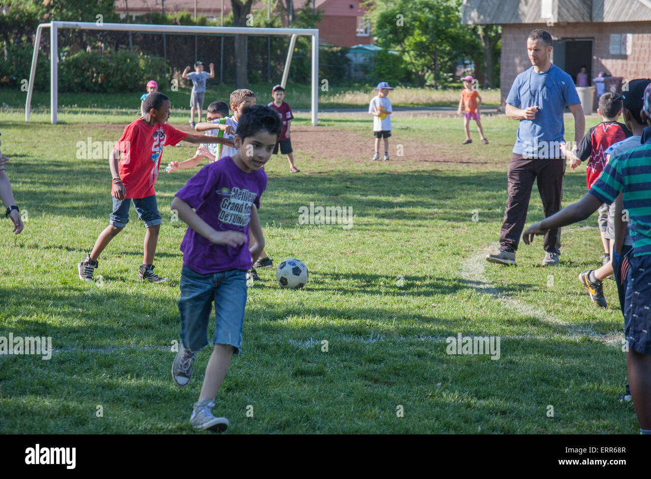 Children playing outdoor hi-res stock photography and images - Alamy