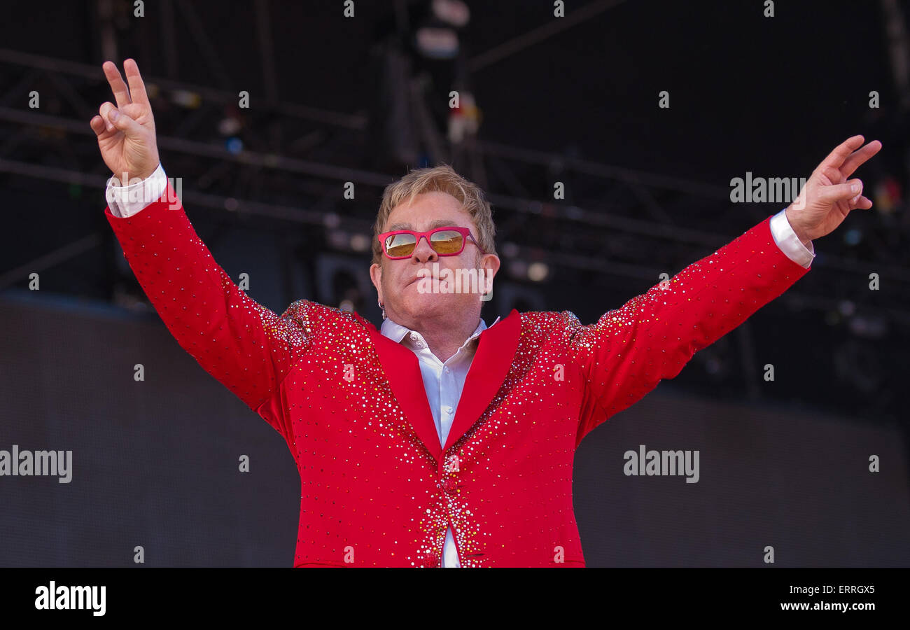 Kingsholm Stadium, Gloucester, UK. 7th June, 2015. Charlie Bryan  Gloucester UK Elton John performing at Gloucester Rugby Ground,Kingsholm, as part of his UK tour. Credit:  charlie bryan/Alamy Live News Stock Photo