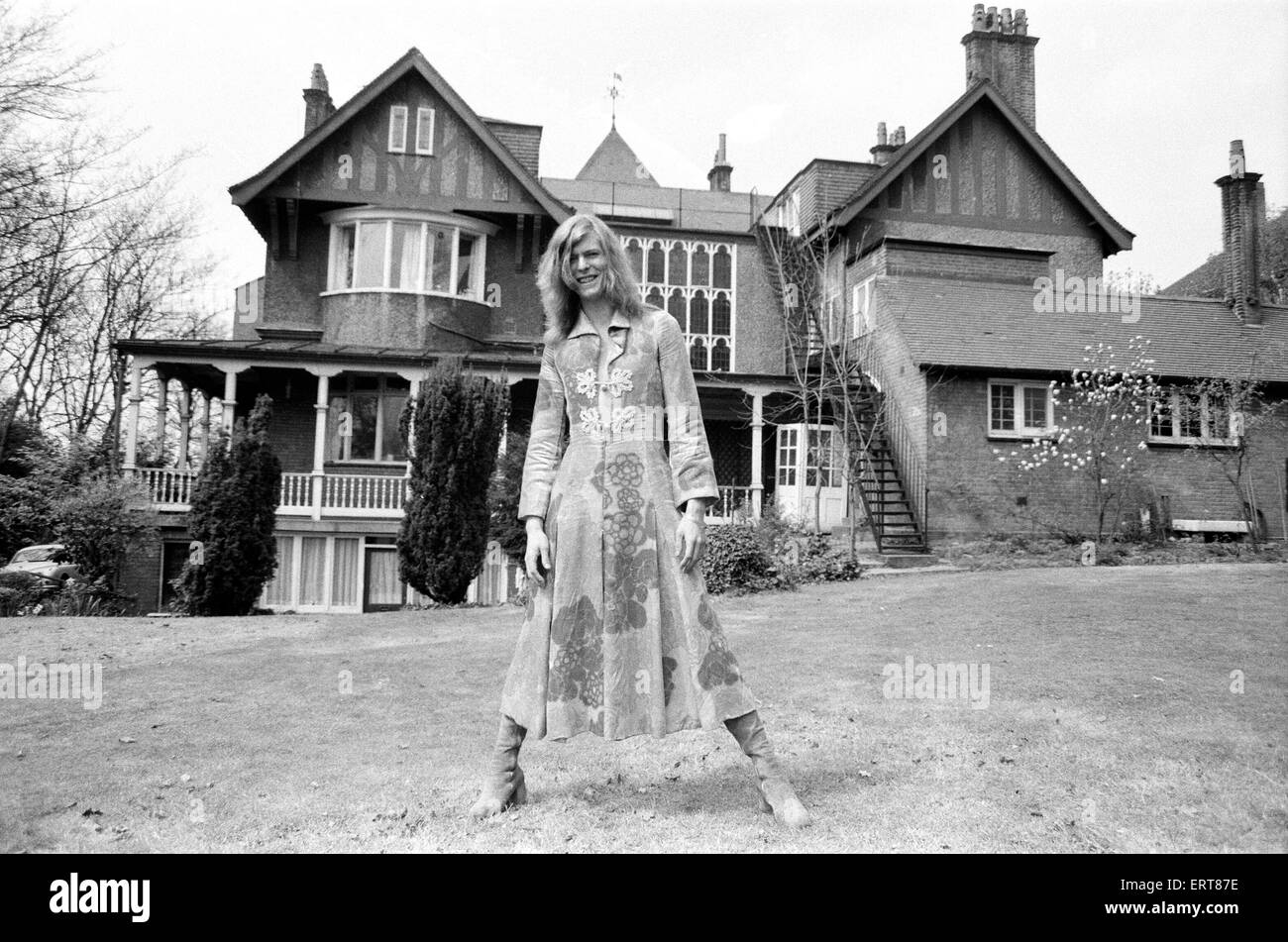 David Bowie at his home, Haddon Hall, at Beckenham, Kent, 20th April 1971. Stock Photo