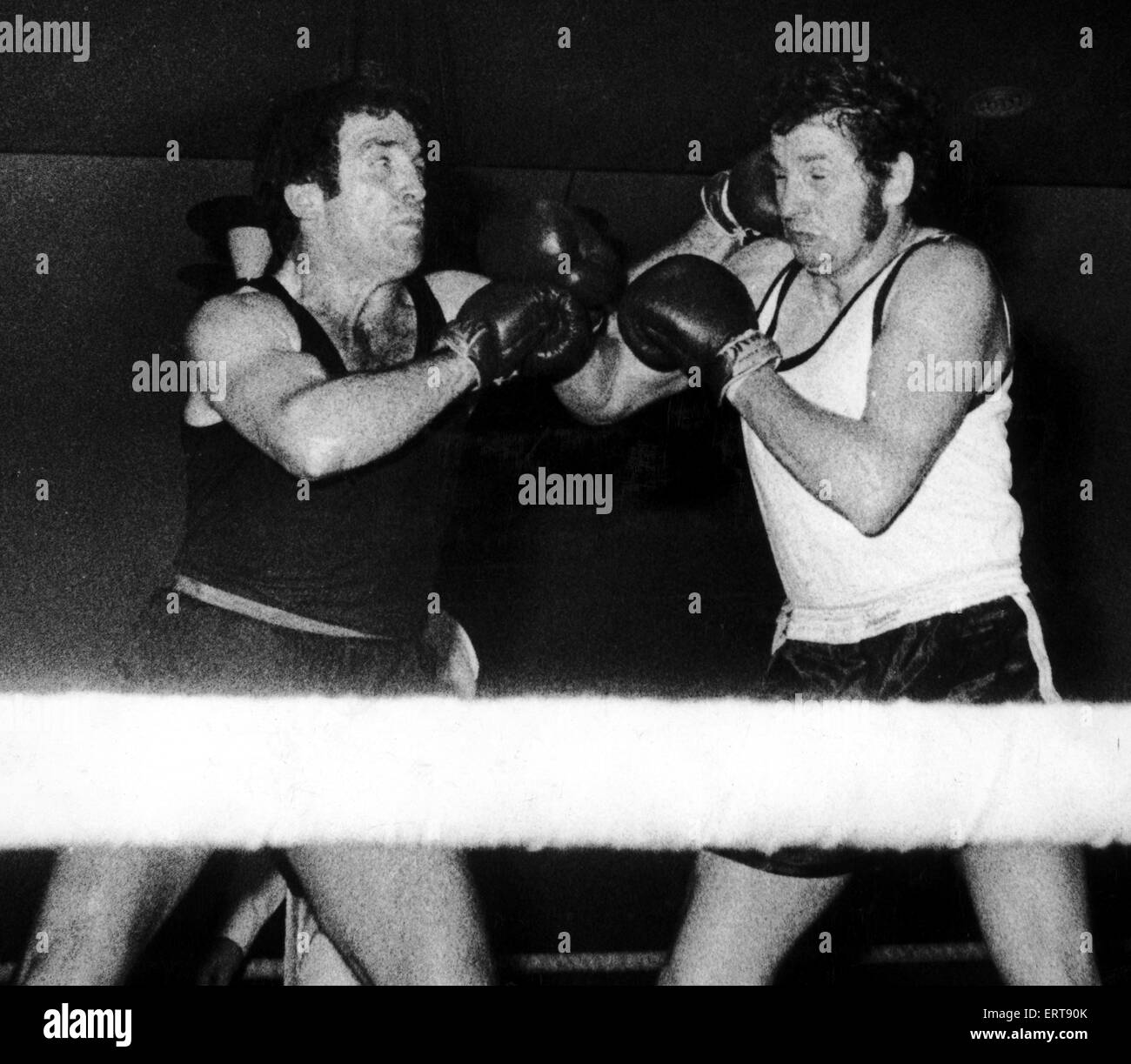 Boxers Willie Stack and Arthur Tyrell during the third round of the ABA Light-Heavyweight Quarter-Final at Coventry Police Assembly Hall. 8th April 1972. Stock Photo