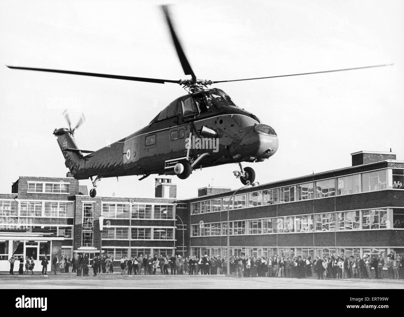 Piloted helicopter Black and White Stock Photos & Images - Alamy