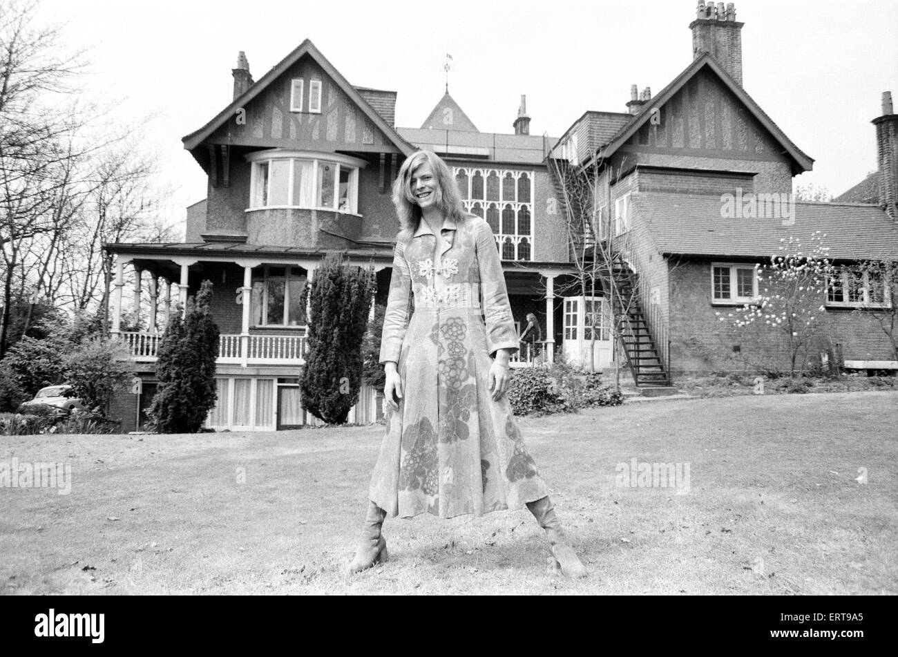 David Bowie at his home, Haddon Hall, at Beckenham, Kent, 20th April 1971. Stock Photo