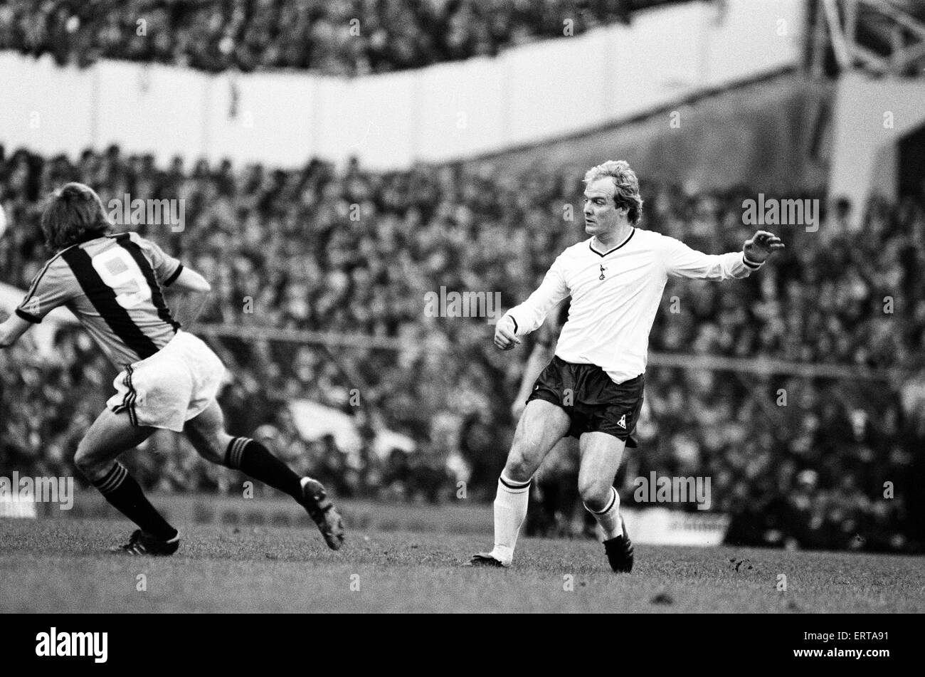 Tottenham Hotspur 2-0 Hull City, FA Fourth Round match at White Hart Lane, Saturday 24th January 1981. Terry Yorath Stock Photo