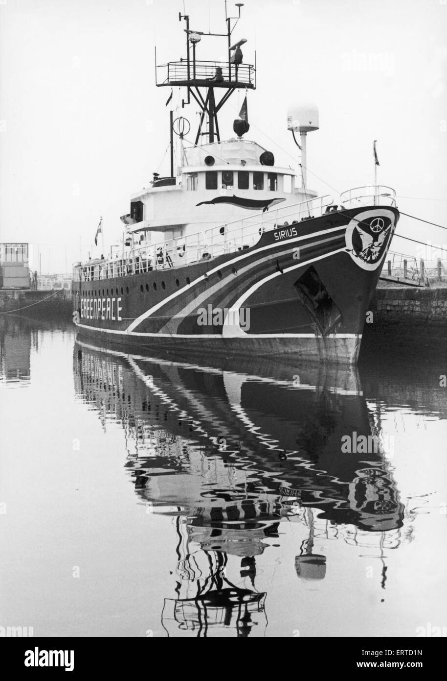 The Greenpeace ship Sirius seen here berthed at the Coal Dock at Hartlepool. Greenpeace are in the North East to highlight and protest against the discharge of waste materials into local waters. 5th October 1987 Stock Photo