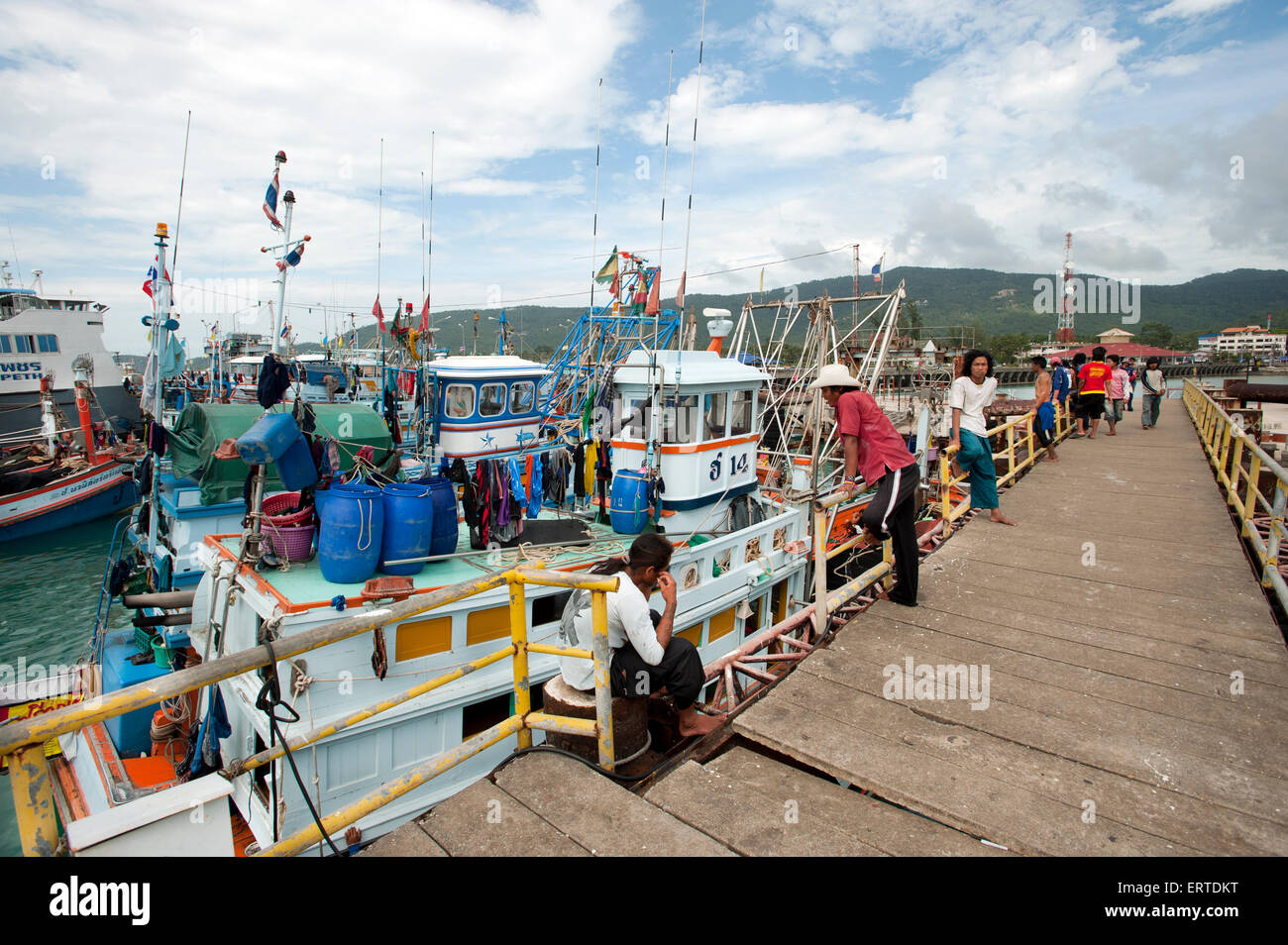 Thai fishermen hi-res stock photography and images - Alamy