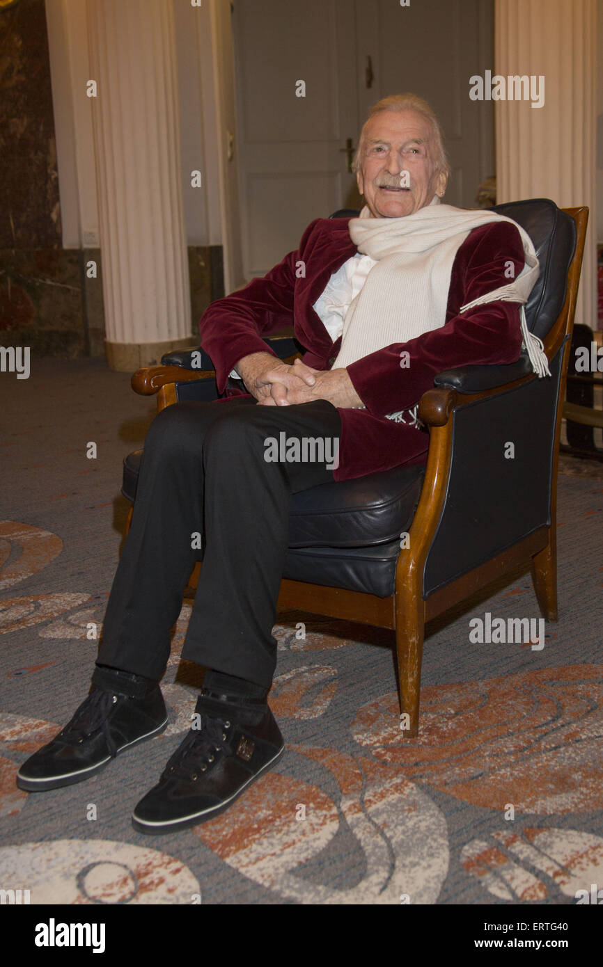 James Last promoting his new Tour. He gives a concertin Hamburg at 26.