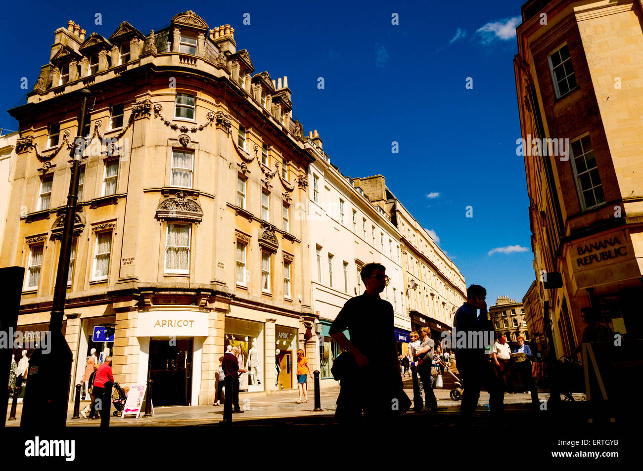 Bath, Somerset, UK. 8th June, 2015. Weather A warm summer's day in the