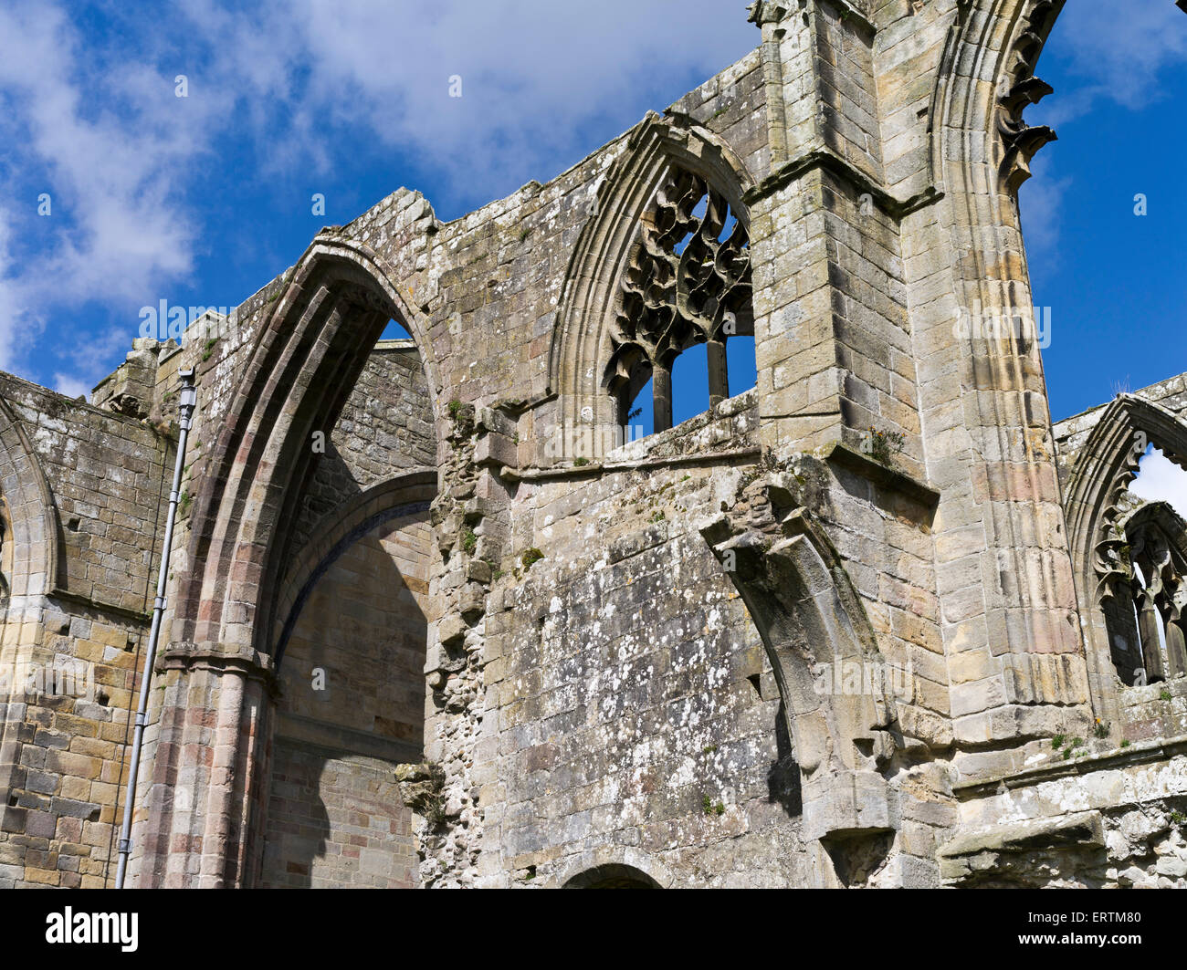 dh Bolton abbey Priory WHARFEDALE NORTH YORKSHIRE UK Ruins England ruined abandoned building ruin interior Stock Photo